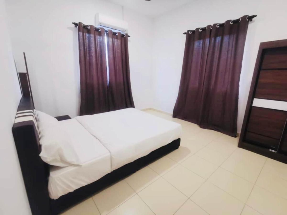Oyo Homes 90524 D'J Pegaso Serom Homestay Muar Esterno foto
