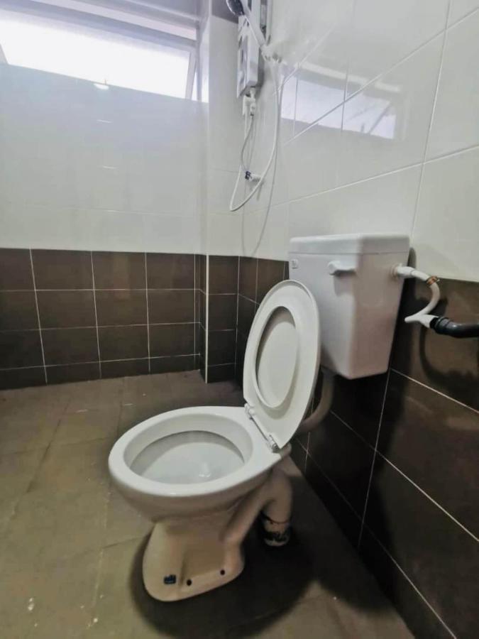 Oyo Homes 90524 D'J Pegaso Serom Homestay Muar Esterno foto