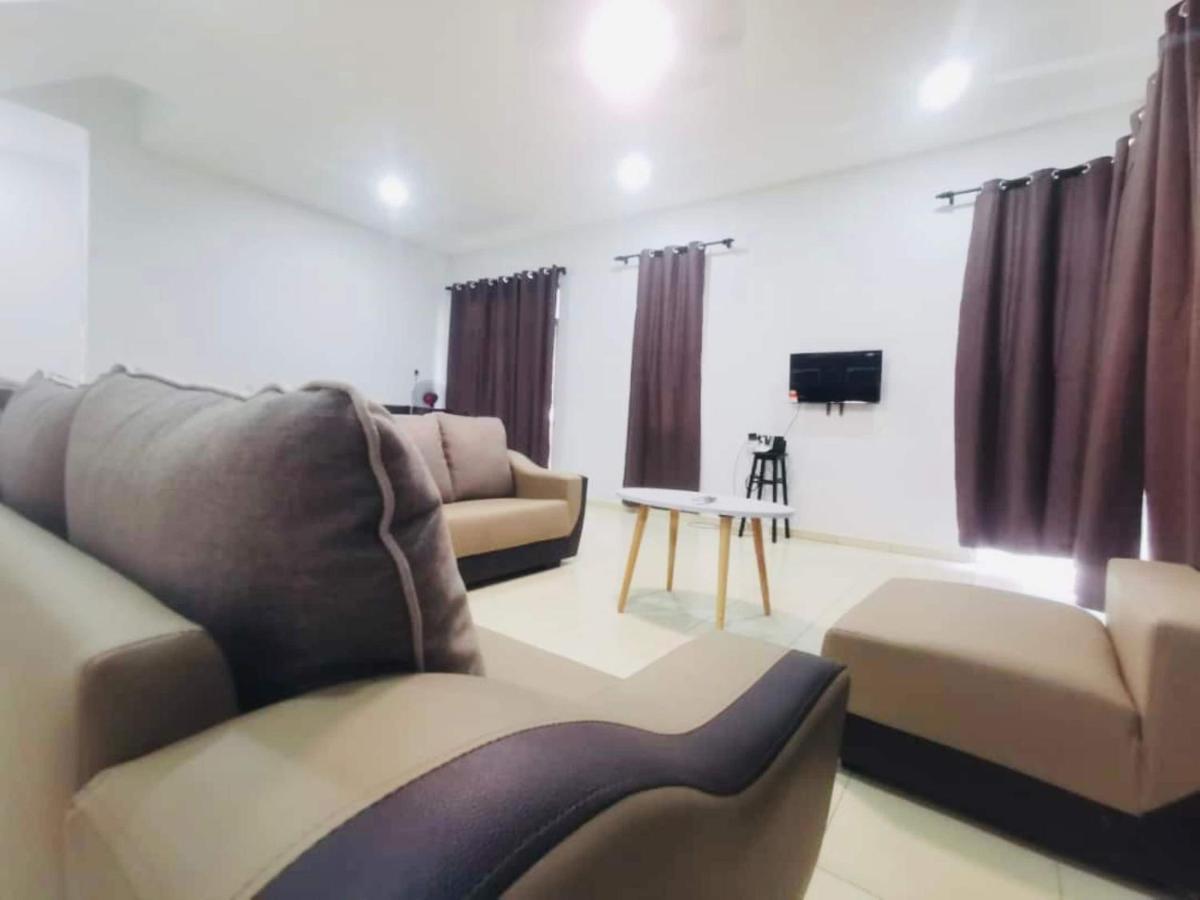 Oyo Homes 90524 D'J Pegaso Serom Homestay Muar Esterno foto