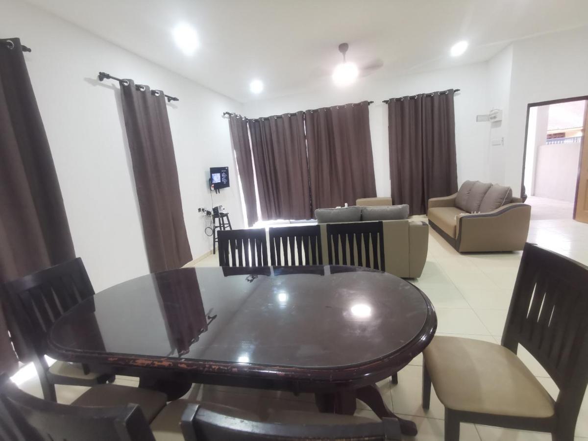 Oyo Homes 90524 D'J Pegaso Serom Homestay Muar Esterno foto