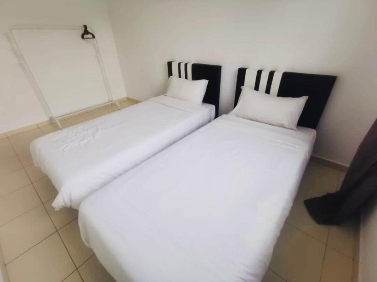 Oyo Homes 90524 D'J Pegaso Serom Homestay Muar Esterno foto