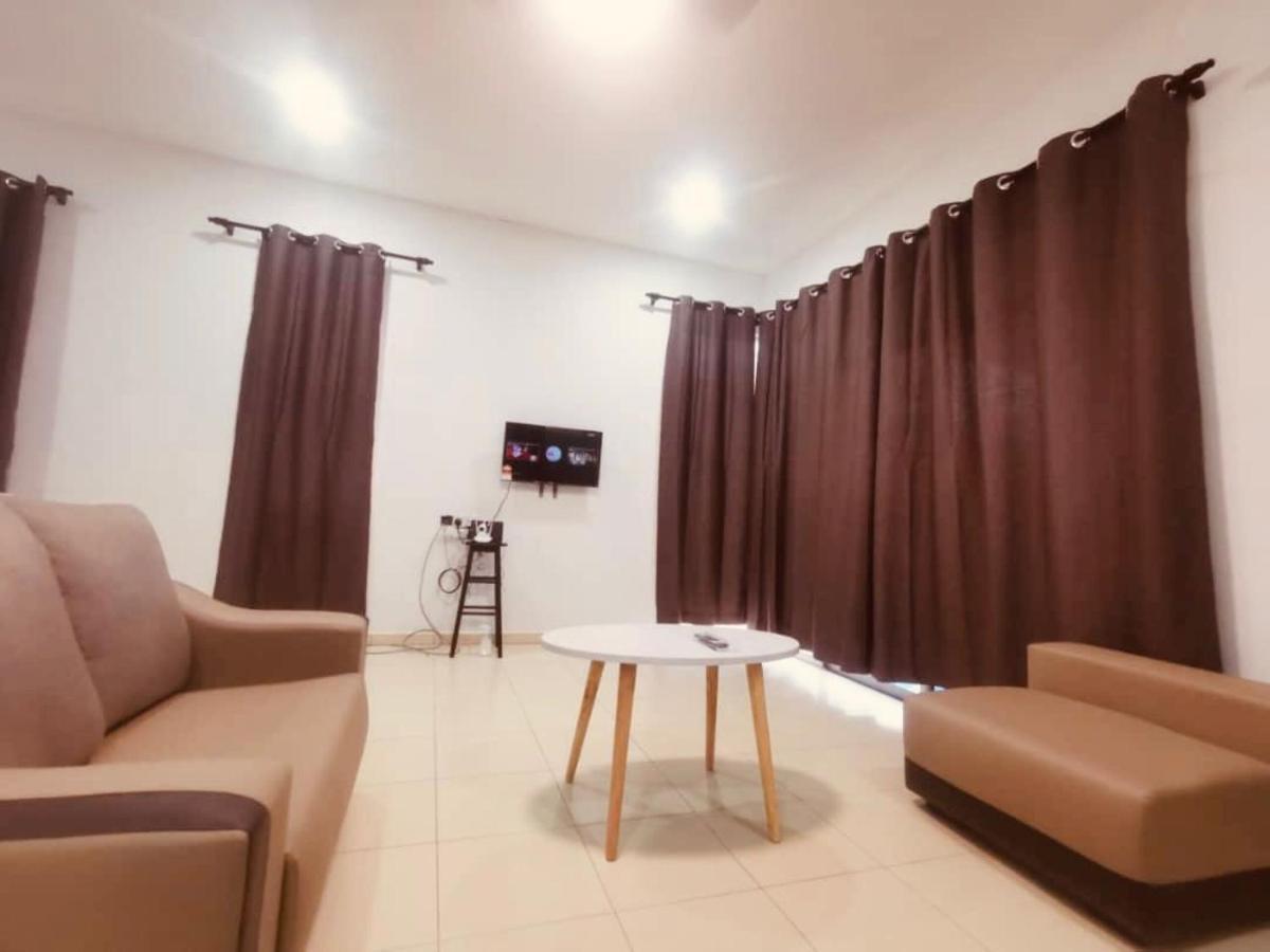 Oyo Homes 90524 D'J Pegaso Serom Homestay Muar Esterno foto