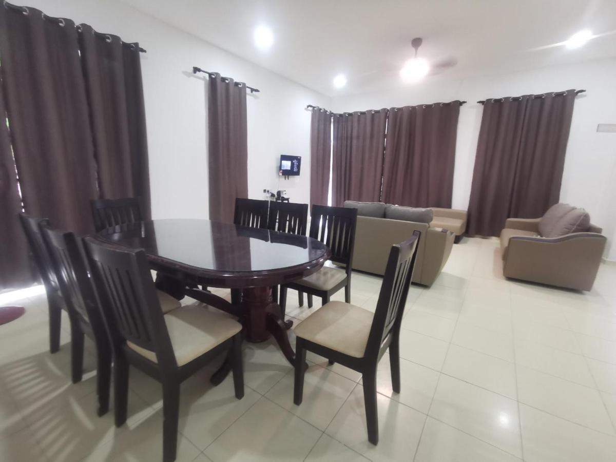 Oyo Homes 90524 D'J Pegaso Serom Homestay Muar Esterno foto