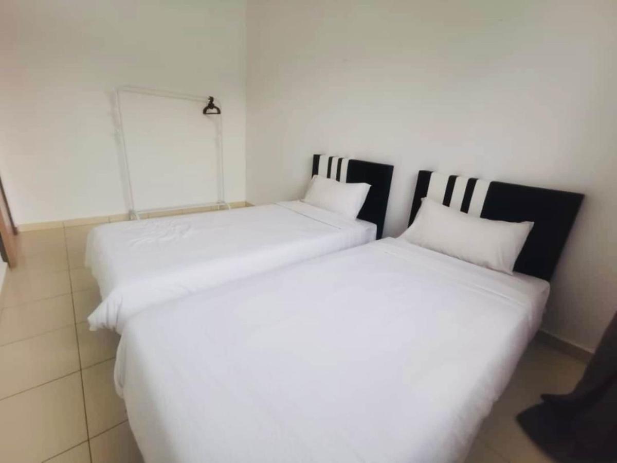 Oyo Homes 90524 D'J Pegaso Serom Homestay Muar Esterno foto