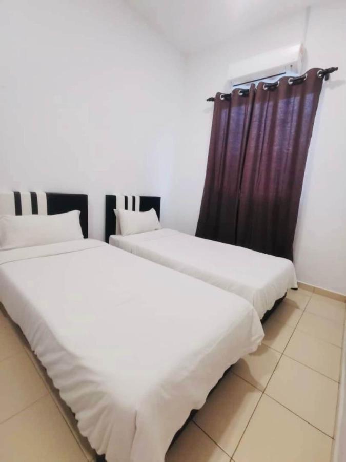 Oyo Homes 90524 D'J Pegaso Serom Homestay Muar Esterno foto