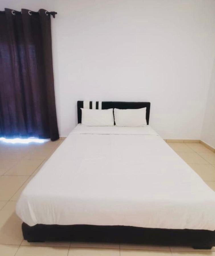 Oyo Homes 90524 D'J Pegaso Serom Homestay Muar Esterno foto